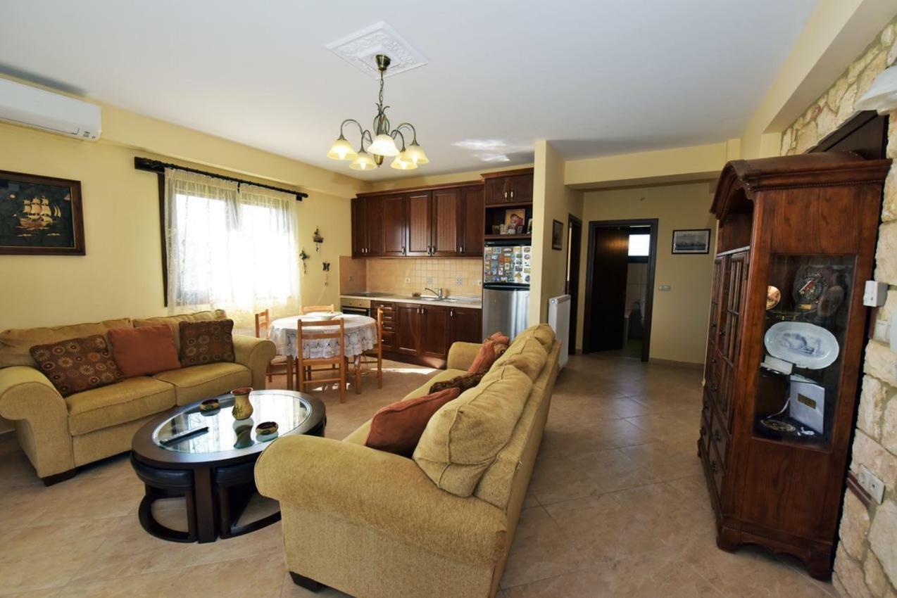 Captain'S Villa Appartments Psakoudia Dış mekan fotoğraf